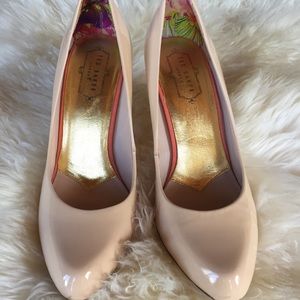 Ted Baker Nude Jaxine Pumps / Gold Soles